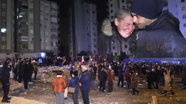 ADANA’DA 6 ŞUBAT 2023’TEKİ DEPREMLERDE HAYATINI KAYBEDENLERİÇİN ANMA PROĞRAMI YAPILDI