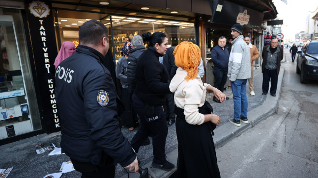 ADANA’DA KUYUMCUDAN ALTIN ÇALMAYA ÇALIŞAN 5 KİŞİ YAKALANDI