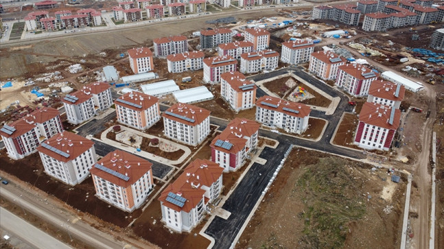 DEPREM KONUTLARININ İLK ETABI HAK SAHİPLERİNE TESLİM EDİLİYOR