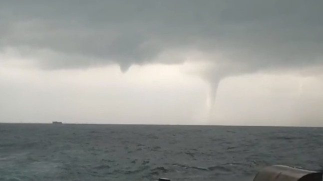 MERSİN’İN SİLİFKE İLÇESİNDE DENİZDE HORTUMU OLUŞTU