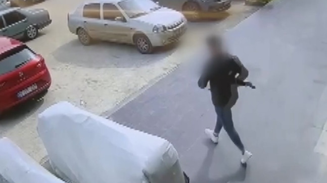 ADANA’DA BİR KİŞİ ESKİ EŞİNİ POMPALI TÜFEKLE YARALADI