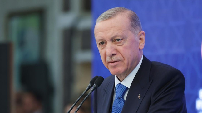 CUMHURBAŞKANI ERDOĞAN, BAYRAM TATİLİNİN KAMU ÇALIŞANLARI İÇİN 9 GÜNE ÇIKARILACAĞINI AÇIKLADI