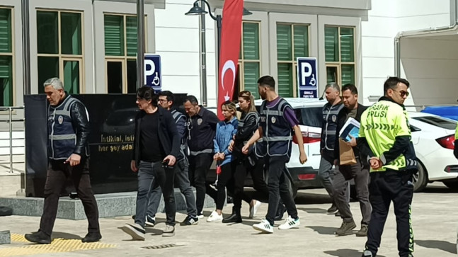 ADANA’DA EŞİNİ ÖLDÜRDÜĞÜ İDDİASIYLA GÖZALTINA ALINAN KADIN TUTUKLANDI