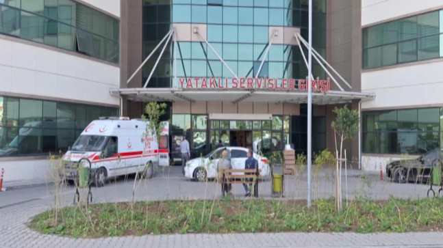 MERSİN’DE HASTANEDE TEDAVİ GÖREN ANNESİNİ BIÇAKLAYIP SİLAHLA VURARAK ÖLDÜRDÜ…