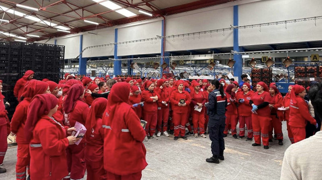 ADANA’DA JANDARMA EKİPLERİ KADINA ŞİDDETİN ÖNLENMESİNE YÖNELİK EĞİTİM VERDİ