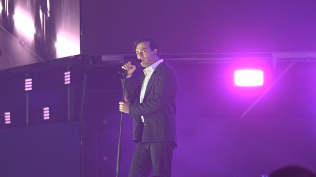 MERT DEMİR, ADANA’DAKİ ULUSLARARASI PORTAKAL ÇİÇEĞİ KARNAVALI’NDA SAHNE ALDI