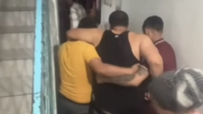 Adana’da bir kişi, miras yüzünden tartıştığı ağabeyini ve onun kaçtığı evde bulunan 3 kişiyi pompalı tüfekle yaraladı.