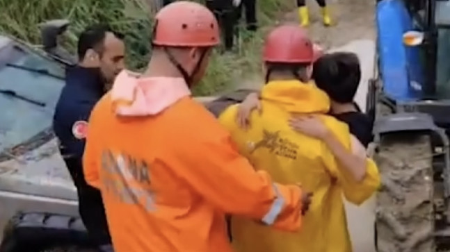 Adana’da off-road aracının devrilmesi sonucu bir çocuk yaralandı.