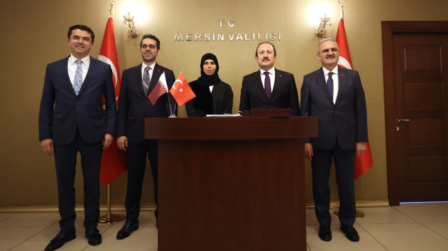 Bakan yardımcıları Karaloğlu ve Serim, Katar Devlet Bakanı Al Khater ile Mersin’de görüştü