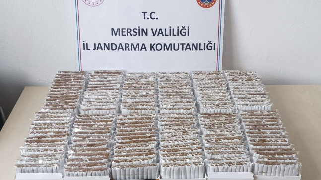 Mersin’de düzenlenen operasyonda 8 bin 720 makaron ele geçirildi, 4 şüpheli gözaltına alındı.