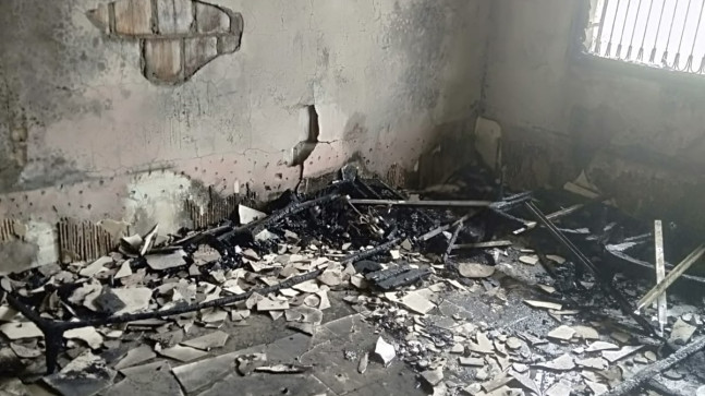 Adana’da yangın çıkan evdeki 3 kişi dumandan etkilendi