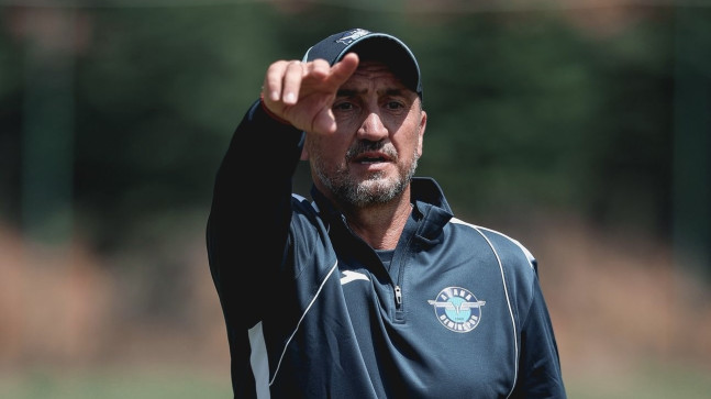 Adana Demirspor Teknik Direktörü Michael Valkanis, yeni takımıyla ilk antrenmanına çıktı