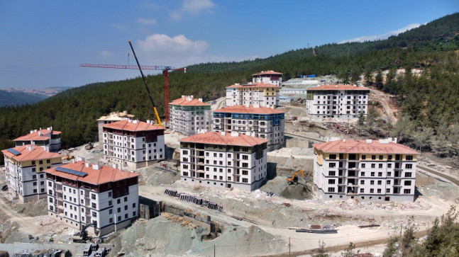 Osmaniye Bahçe’de deprem konutlarının eylülde teslim edilmesi hedefleniyor