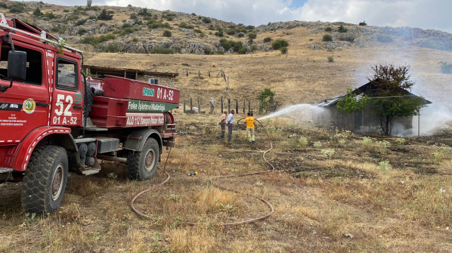 Adana’nın Feke ilçesinde tartıştığı ağabeyinin evini ateşe verdi