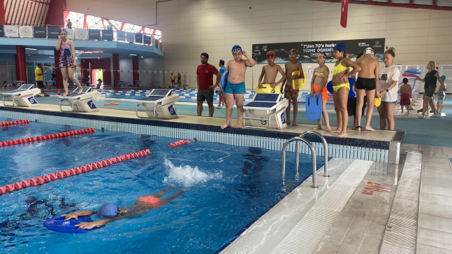 Mersin’deki olimpik havuz 263 bin kişiyi ağırladı