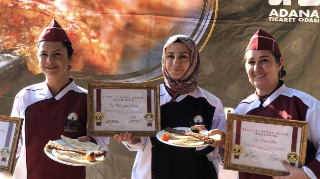 Adana’da “tescilli kebap eğitimi”ni tamamlayan kursiyerler sertifika aldı