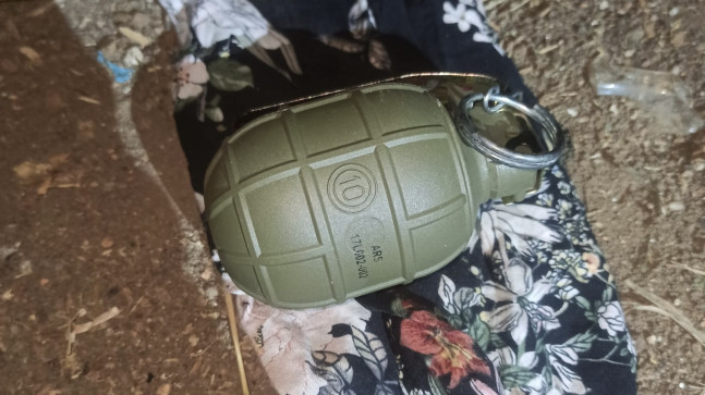 Adana’da 2 ruhsatsız tüfek ile el bombası ele geçirildi