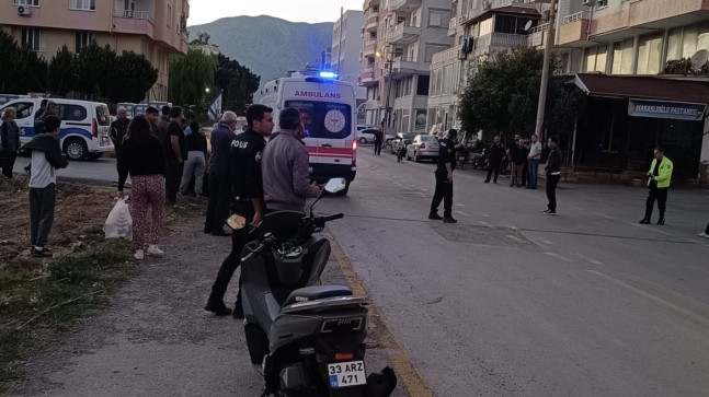 Mersin’de 2 motosikletin çarpıştığı kazada 3 kişi yaralandı