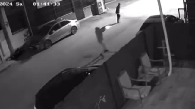 Adana’da güzellik merkezinin kurşunlanması güvenlik kamerasında