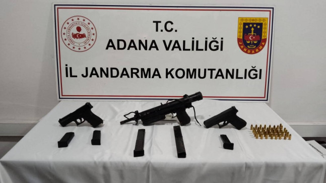 Adana’da bir evde ruhsatsız 3 silah ele geçirildi