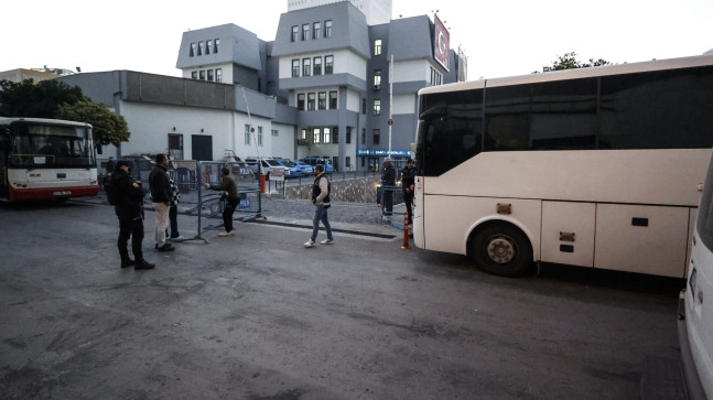 MERSİN’DE AKDENİZ BELEDİYE BAŞKANI HOŞYAR SARIYILDIZ İLE 5 BELEDİYE MECLİS ÜYESİ GÖZALTINA ALINDI