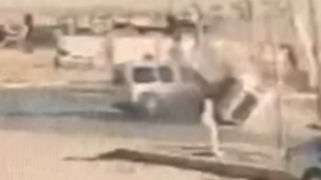 Gaziantep’te hafif ticari araç ile otomobilin çarpıştığı kazada 14 kişi yaralandı