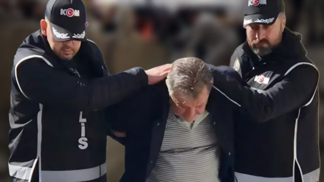 DEPREMDE 96 KİŞİYE MEZAR OLAN ALPARGÜN APARTMANI’NIN YIKILMASIYLA İLGİLİ 7 ESKİ KAMU GÖREVLİSİNE DE DAVA AÇILDI…