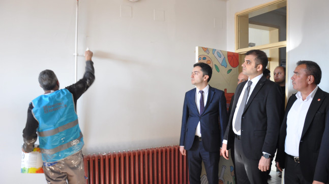 Mersin Silifke’de denetimli serbestlik hükümlüleri 4 okulu boyadı