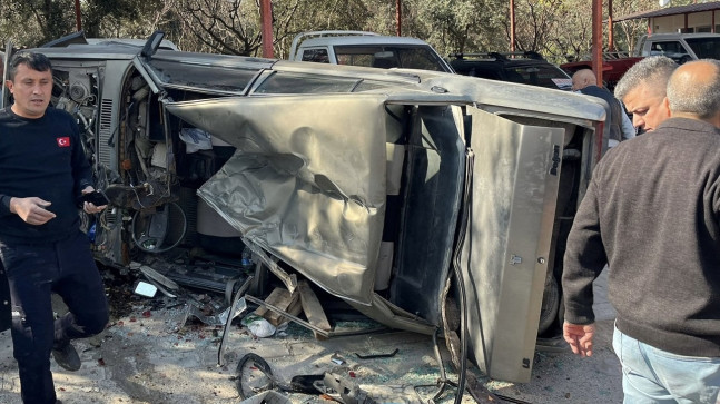 Mersin’de takla atan otomobildeki 1 kişi öldü, 1 kişi yaralandı