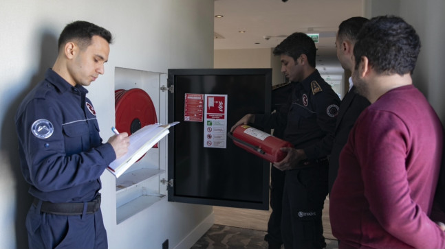 Mersin’de itfaiye ekipleri otelleri denetledi