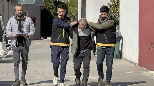 Adana’da Meydan Mahallesi Bakımyurdu Caddesi’nde 1 kişinin tüfekle öldürülmesine ilişkin yakalanan zanlı tutuklandı