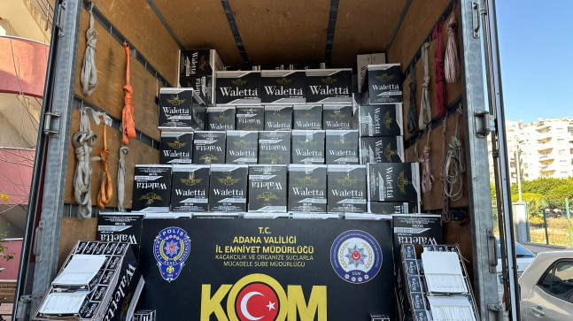 Adana’da kaçak 3 milyon makaron bulunan kamyonetin sürücüsü tutuklandı