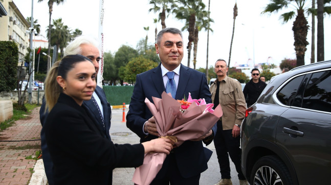 MERSİN VALİĞİNE ATANAN ATİLLA TOROS  GÖREVİNE BAŞLADI