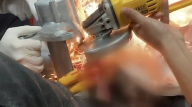 Mersin’de inşaatta elini karot makinesine kaptırarak yaralanan işçi, itfaiye ve sağlık ekiplerinin çalışmasıyla kurtarıldı