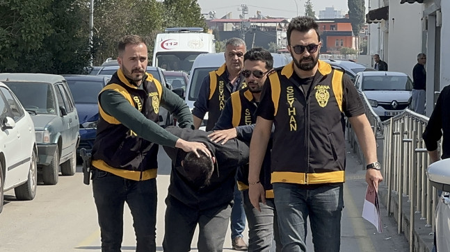 Mersin’de eski kız arkadaşını tehdit ettiği öne sürülen 49 suç kaydı bulunan kişi Adana’da yakalandı