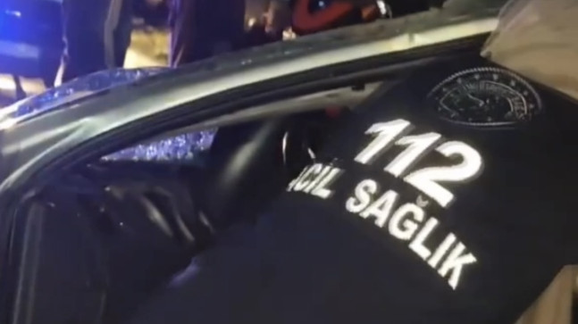 Adana’da kamyon ile otomobilin çarpıştığı kazada 1 kişi öldü, 1 kişi yaralandı