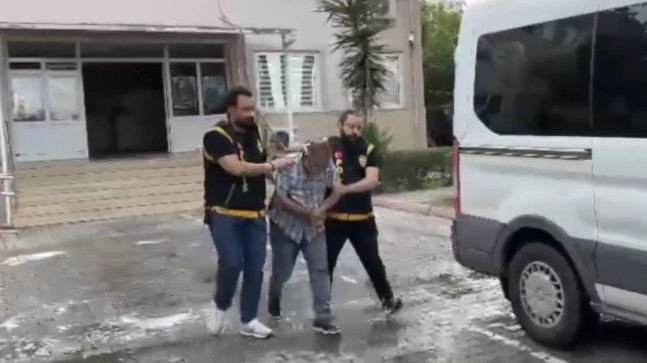 Adana’da hafif ticari aracıyla yayaya çarptıktan sonra kaçan sürücü yakalandı