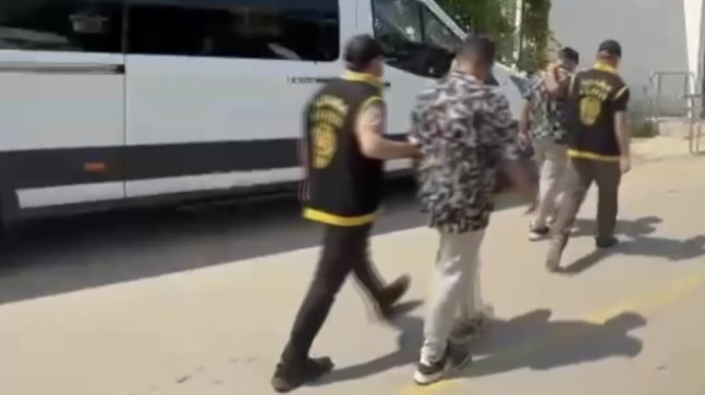 Adana’da araçtan havaya ateş açılmasına ilişkin 2 şüpheli yakalandı