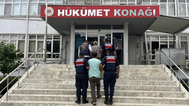 Mersin’de 4 yıl önce işlenen cinayete ilişkin yakalanan 2 zanlıdan 1’i tutuklandı