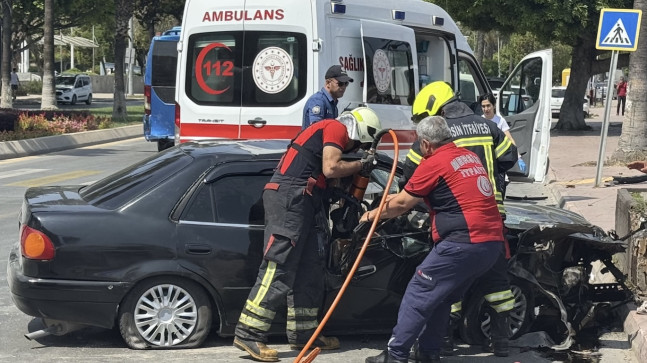 Mersin’de otomobilin iki motosiklete çarpması sonucu 5 kişi yaralandı