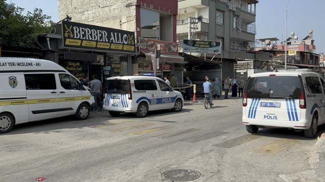 ADANA’DA OĞLU TARAFINDAN BIÇAKLANAN KADIN HAYATINI KAYBETTİ