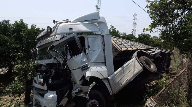 Adana’da 4 aracın karıştığı zincirleme kazada 1 kişi yaralandı