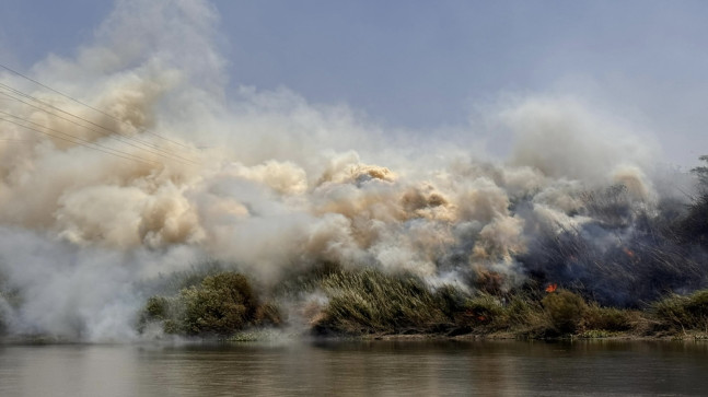 Hatay’da Asi Nehri’nin kenarındaki alanda çıkan yangın kontrol altına alındı