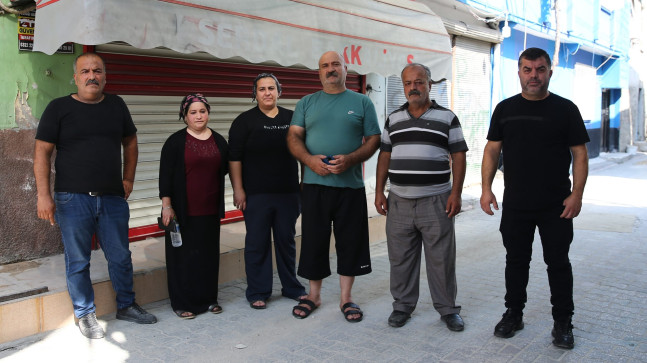 ADANA’DA MAHALLE BAKKALI MAHALLELİDEN MİLYONLARI TOPLAYIP ORTADAN KAYBOLDU!