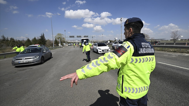 Trafikte yol kesenlere 3 yıla kadar hapis cezası uygulanacak