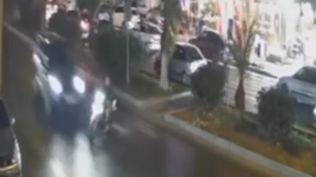 Mersin’de cipin yaya geçidinde çarptığı motosikletin sürücüsü hayatını kaybetti