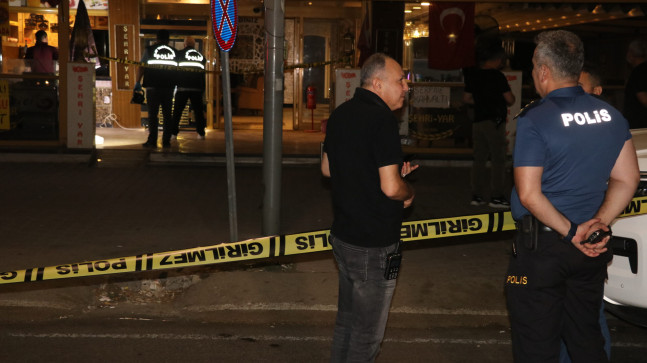 ADANA’DA PASTANEYE PİMİ ÇEKİLMEMİŞ EL BOMBASI ATILDI…
