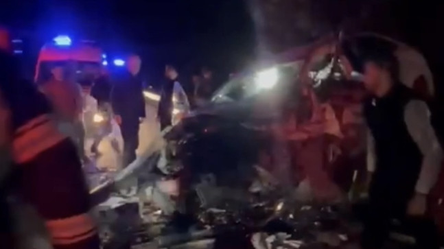 Osmaniye’de otomobille hafif ticari araç çarpıştı, 3 kişi öldü, 2 kişi yaralandı