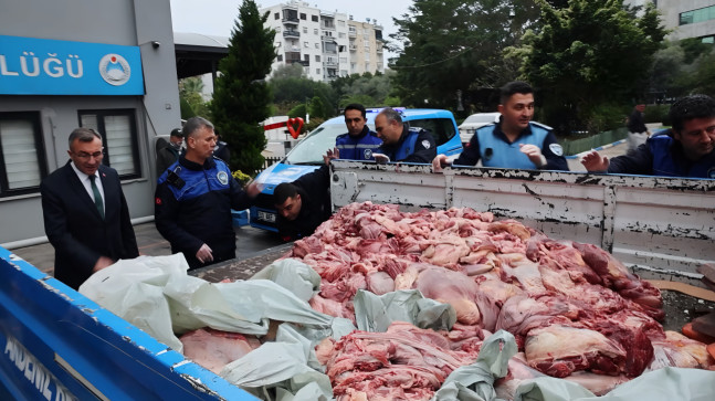 MERSİN’DE ŞOK DENETİM! BİR KAMYONETTE 500 KİLOGRAM BOZUK ET ÇIKTI…