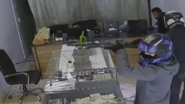 Hatay’da 4 kilogram altının gasbedildiği silahlı kuyumcu soygunuyla ilgili gözaltına alınan 5 şüpheliden 4’ü tutuklandı